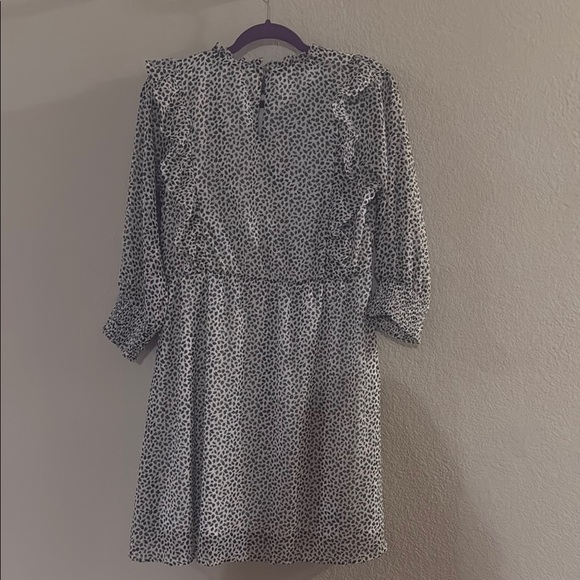 Elegant Black and White Patterned Dress - Picture 8 of 11